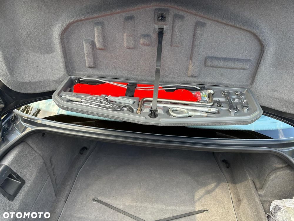 BMW Seria 7 735i L - 8