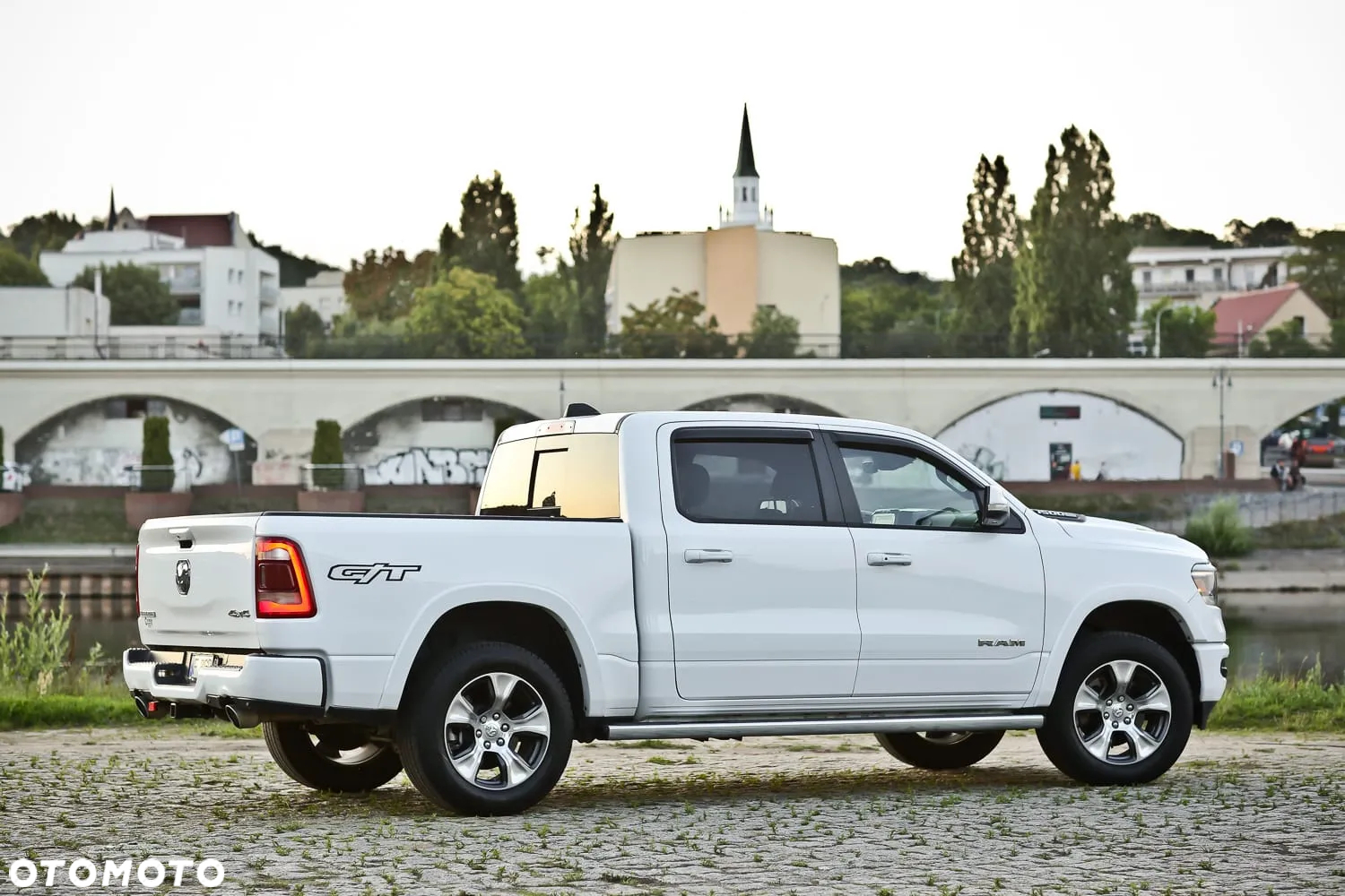 RAM 1500 Crew Cab Laramie - 5