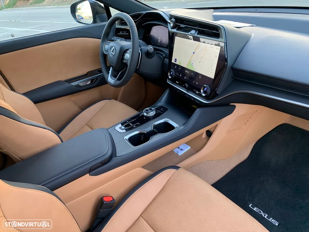 Lexus RZ 450e Executive Plus - 29