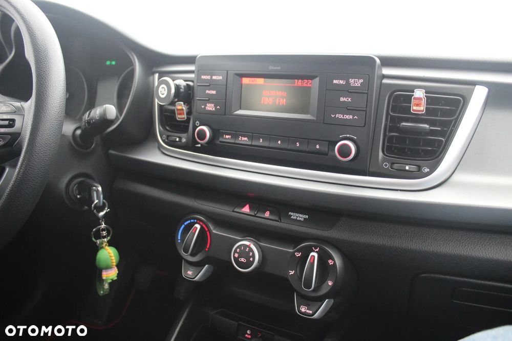 Kia Rio 1.4 L - 11