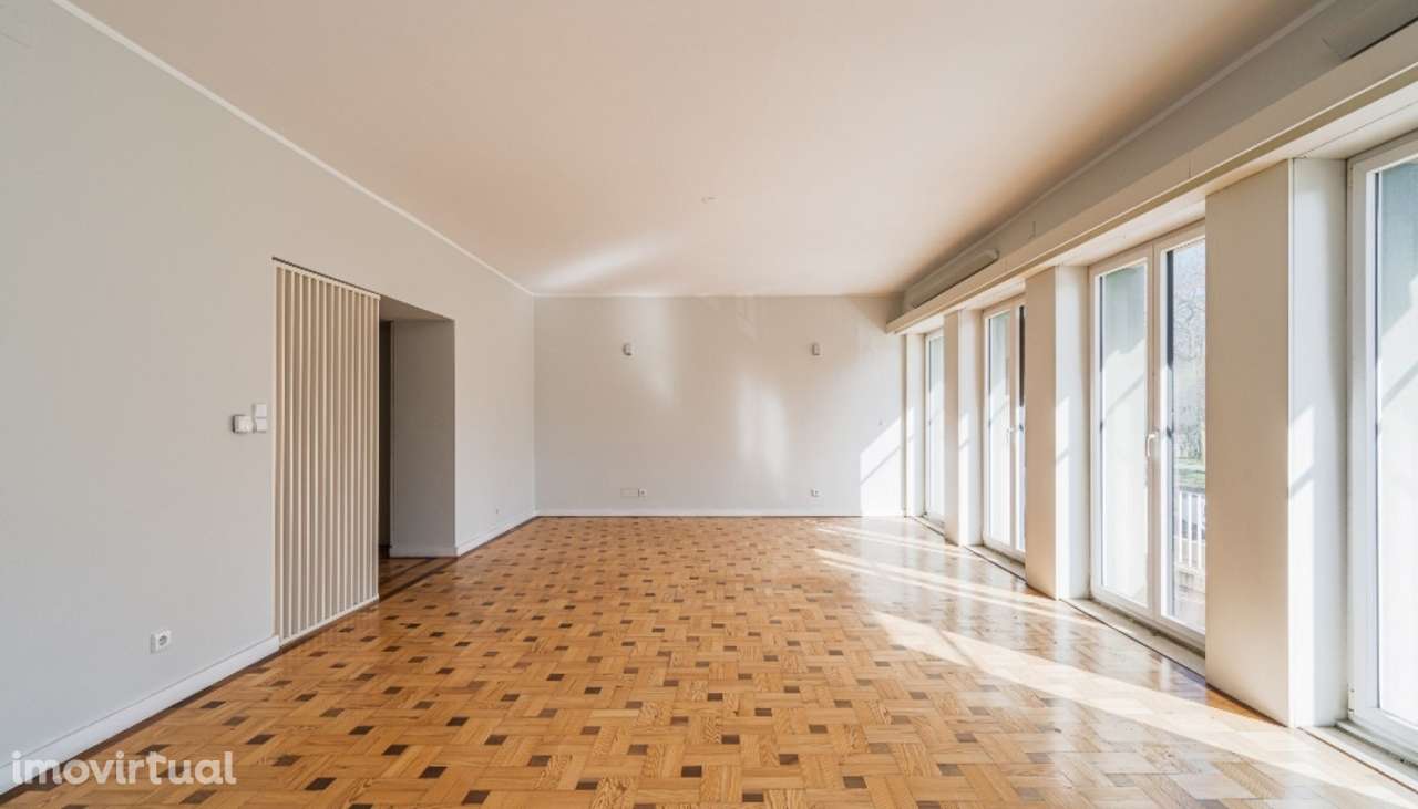 Apartamento com varanda para arrendar no Passeio Alegre no Porto - Grande imagem: 2/24