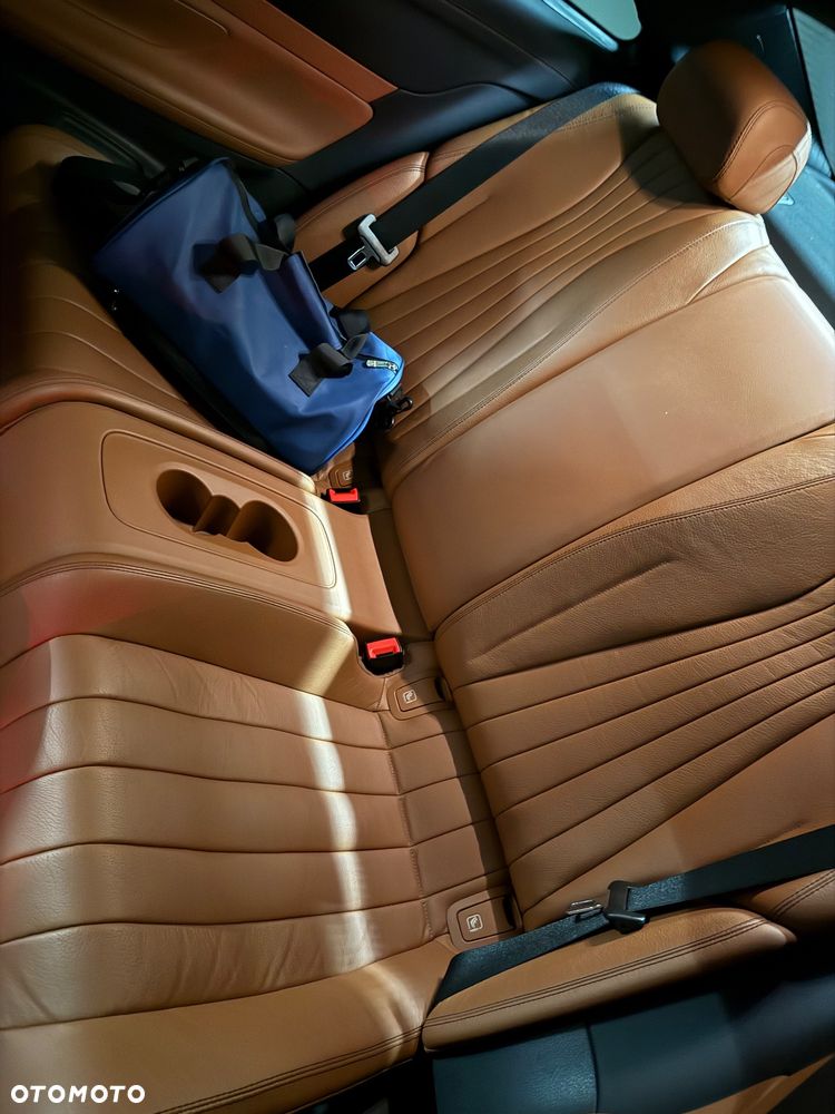 Mercedes-Benz Klasa E 220 d 4-Matic 9G-TRONIC - 13