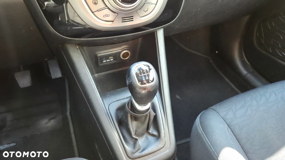 Hyundai ix20 1.6 CRDi blue Comfort - 12