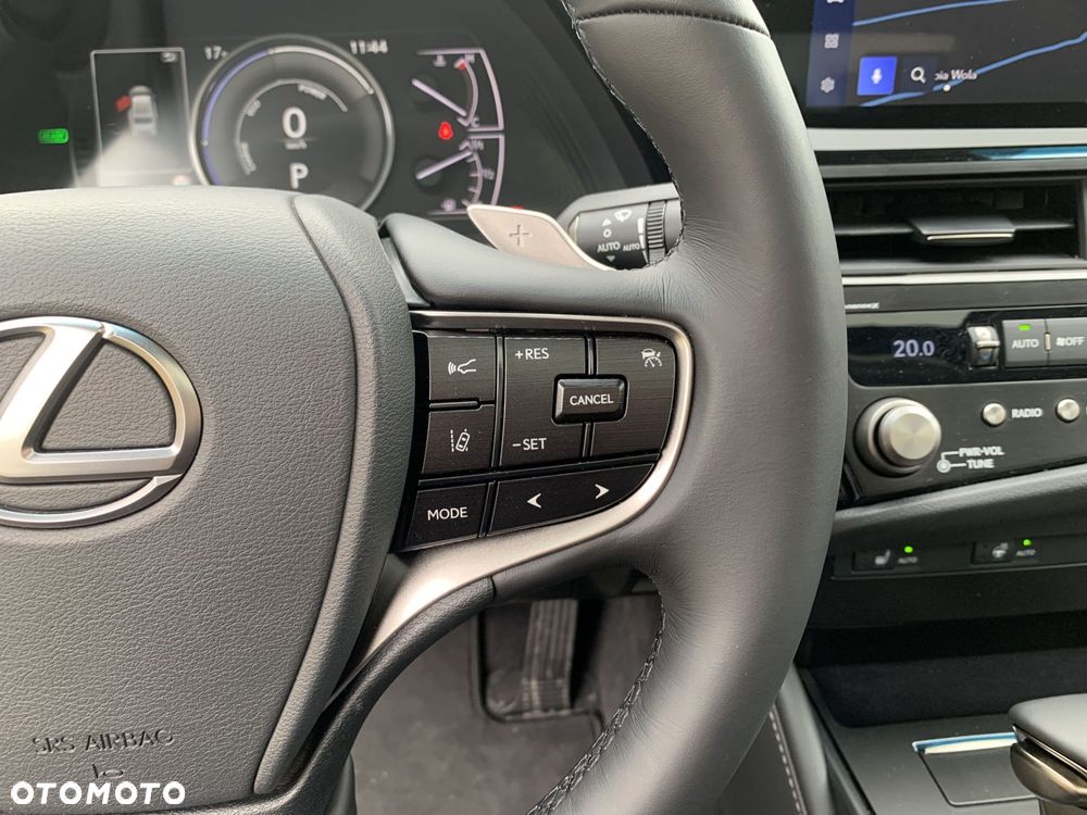 Lexus ES 300h Business Edition - 17