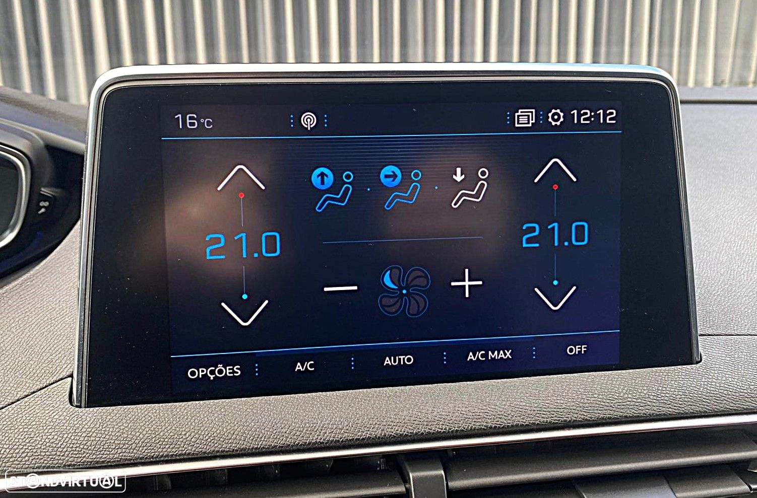 Peugeot 3008 1.2 PureTech Allure Pack EAT8 - 32