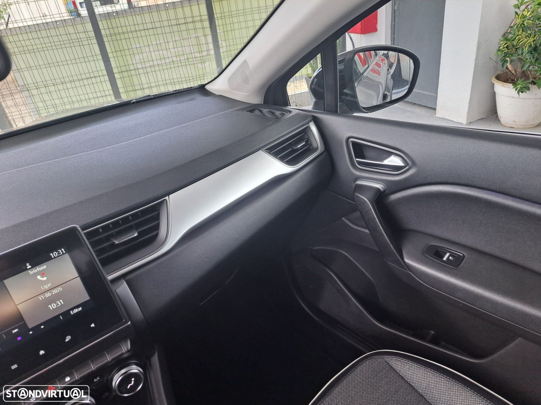 Renault Captur - 16
