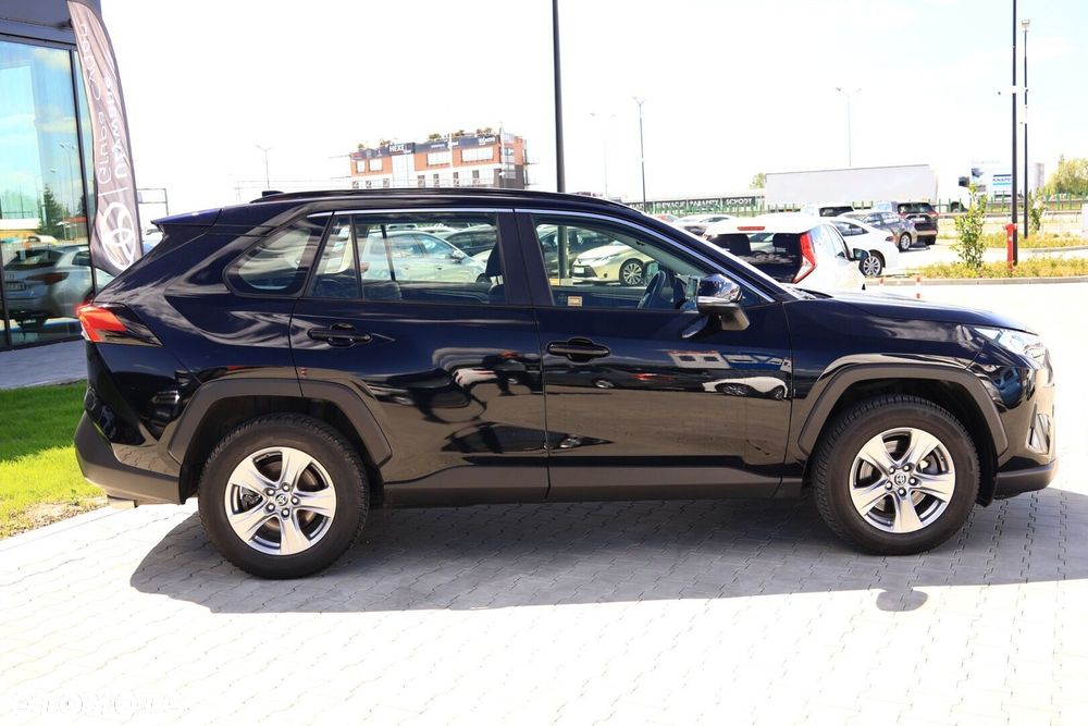 Toyota RAV4 - 8