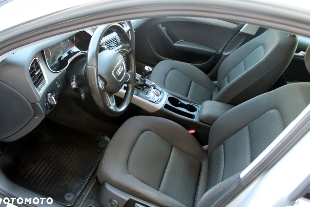 Audi A4 Avant 2.0 TDI DPF quattro Attraction - 11