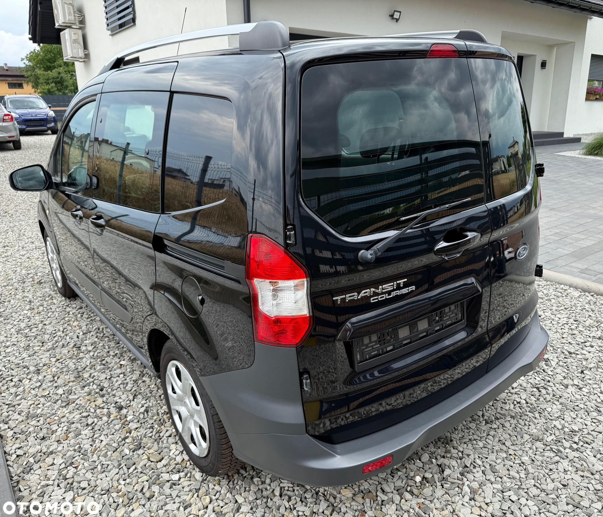 Ford Transit Courier - 5