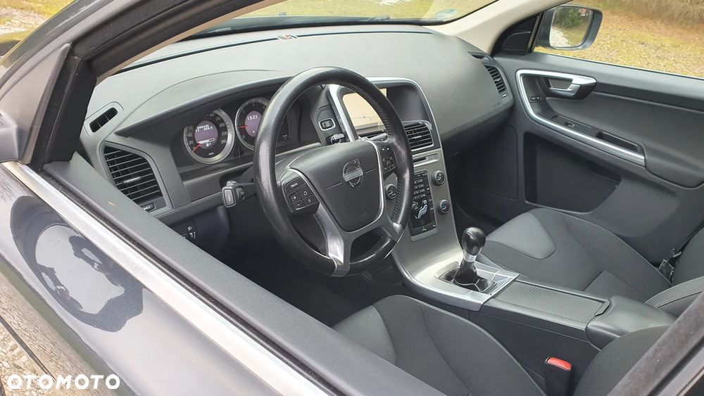 Volvo XC 60 D3 Momentum - 11