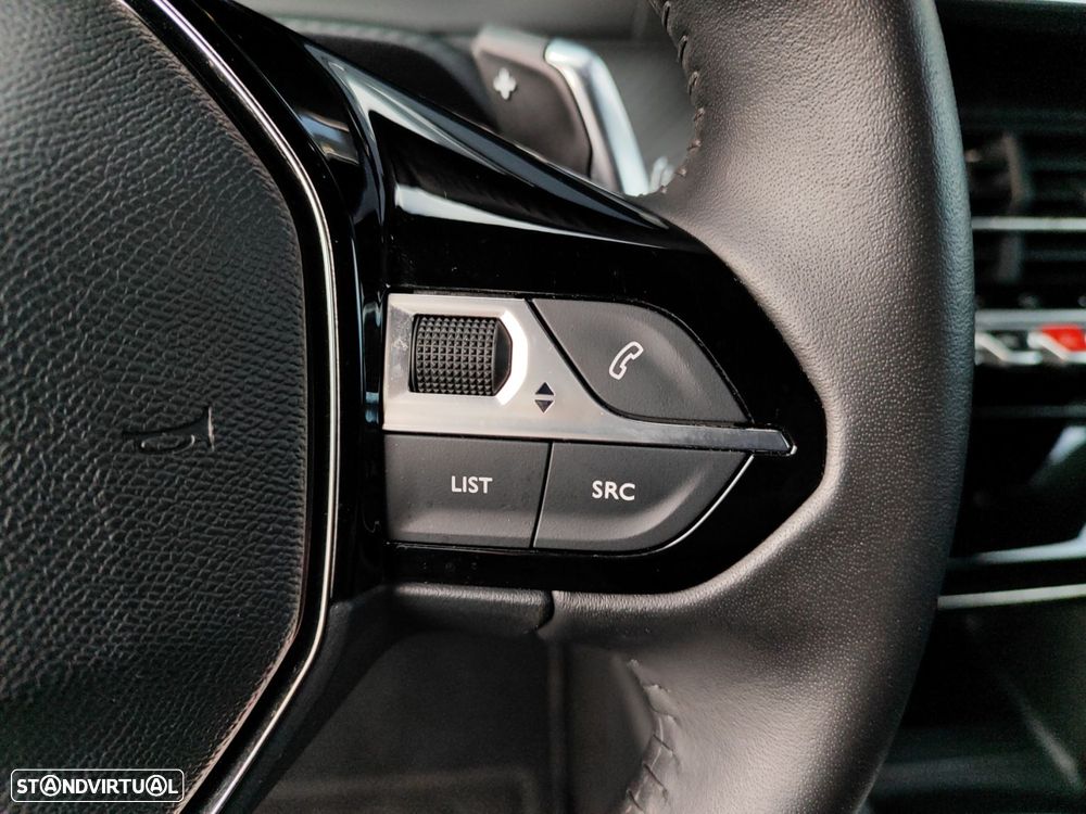 Peugeot 2008 1.2 Hybrid Allure e-DCS6 - 23