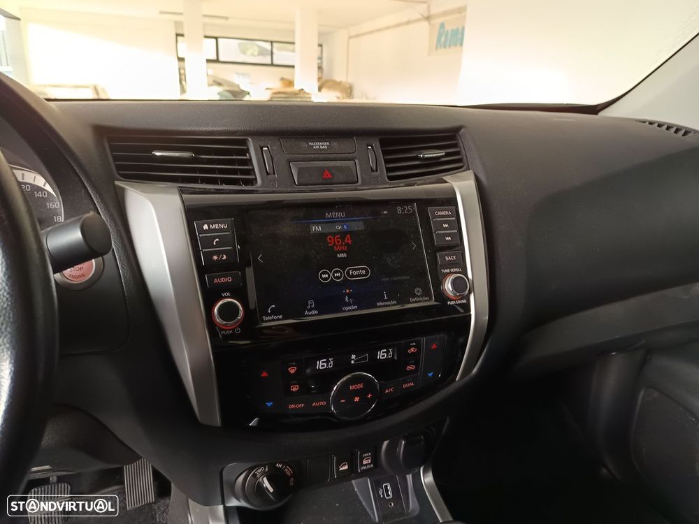 Nissan Navara 2.3 dCi KC 4WD N-Connecta - 13