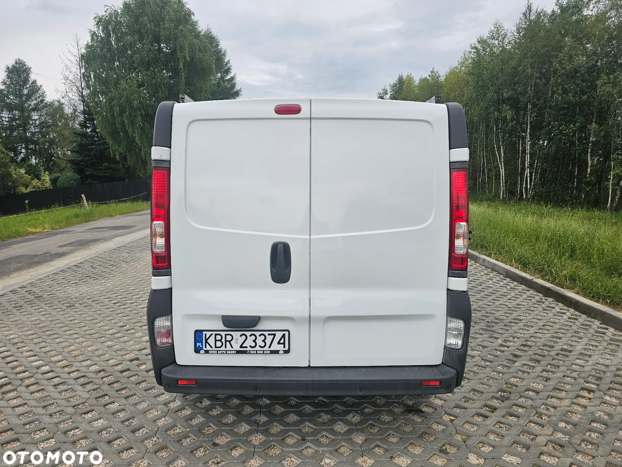 Opel Vivaro - 11