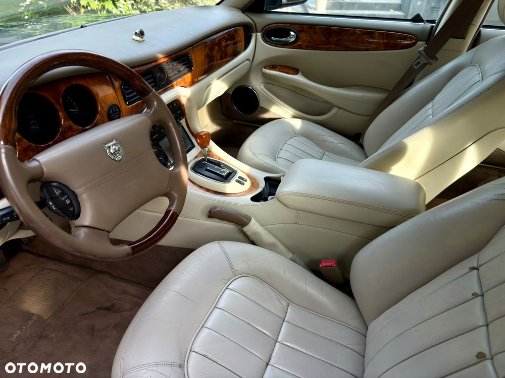 Jaguar XJ Sovereign 4.0 - 7