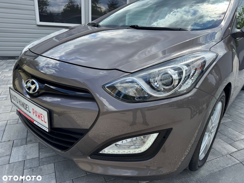 Hyundai i30 1.6 GDI Premium - 17