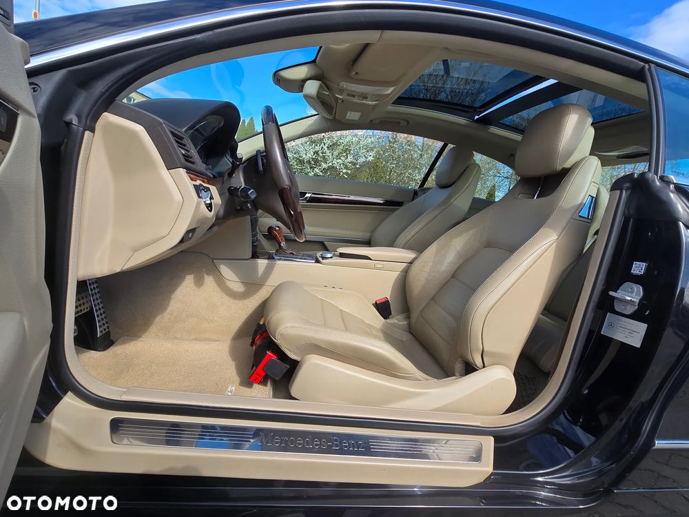 Mercedes-Benz Klasa E - 23