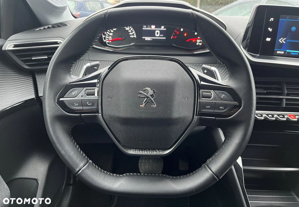 Peugeot 208 PureTech 100 EAT8 Allure - 22