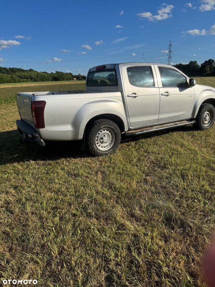 Isuzu D-Max 2.5 DC LS - 32