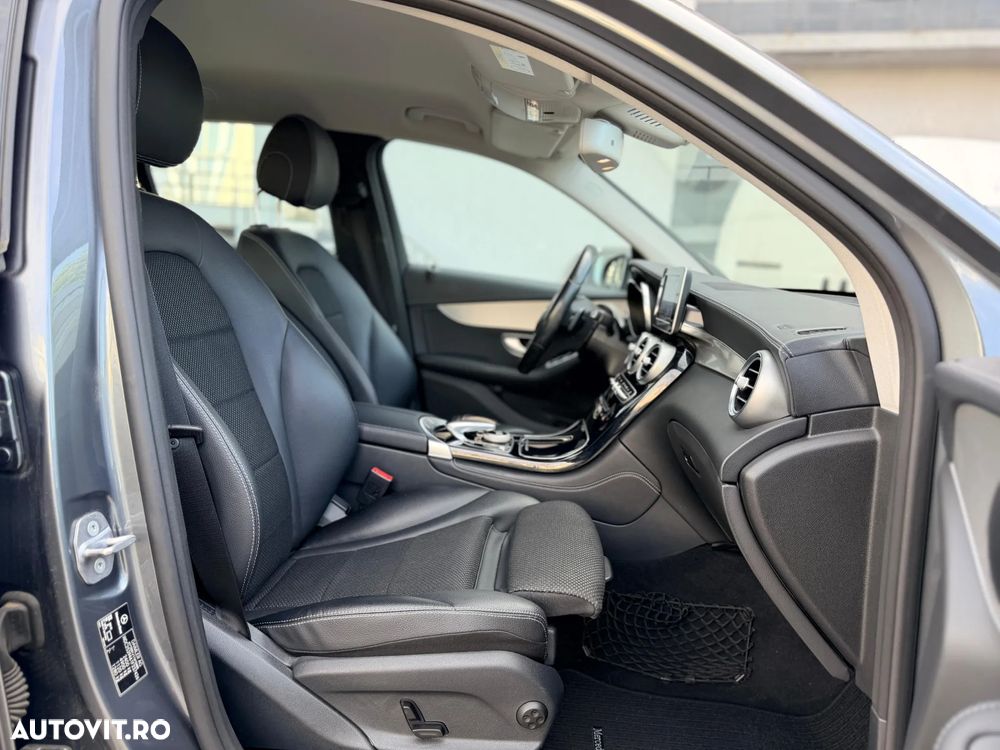 Mercedes-Benz GLC 250 4MATIC 9G-TRONIC AMG Line - 11