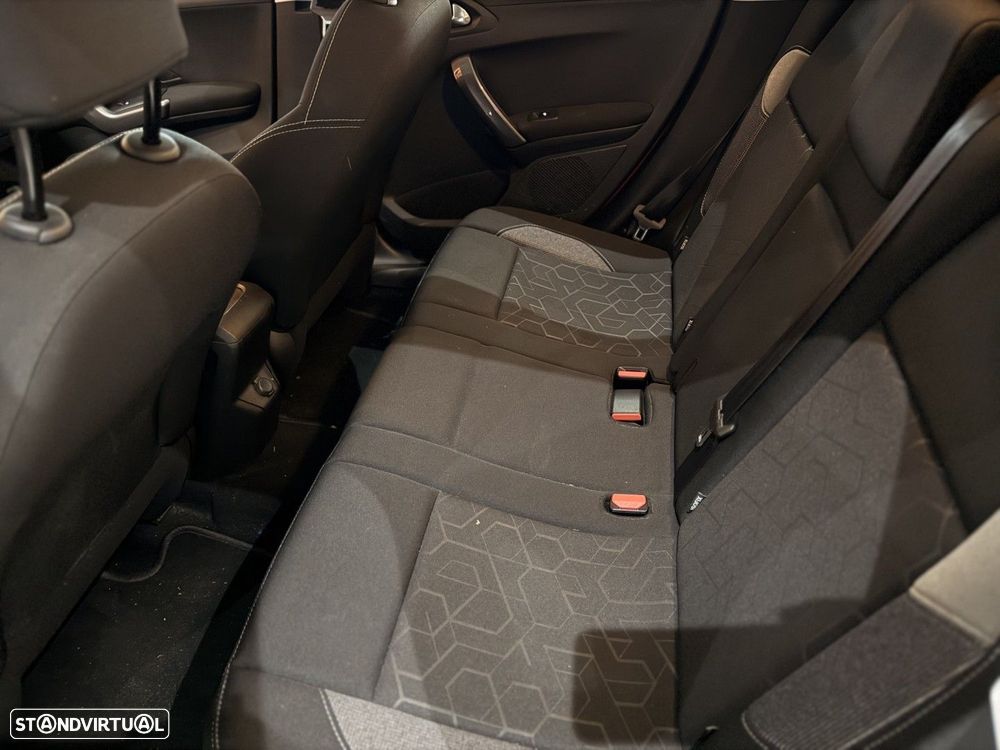 Peugeot 2008 1.2 PureTech Style - 10