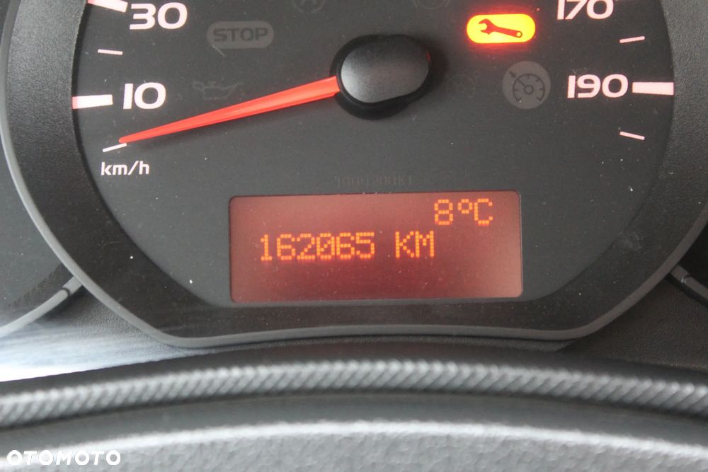 Nissan NV400 - 21