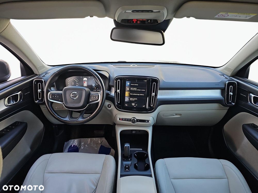 Volvo XC 40 - 30