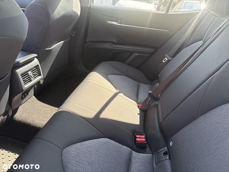 Toyota Camry 2.5 Hybrid Comfort CVT - 21
