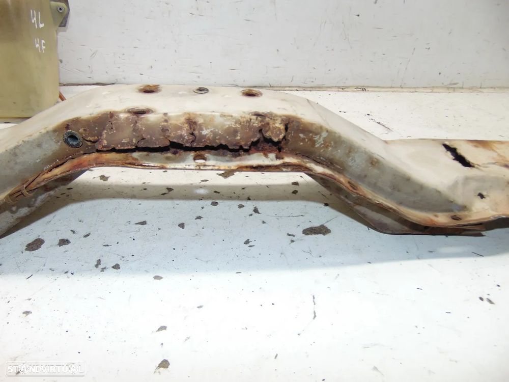 Renault 4F/4L travessa/Depósito água - 3