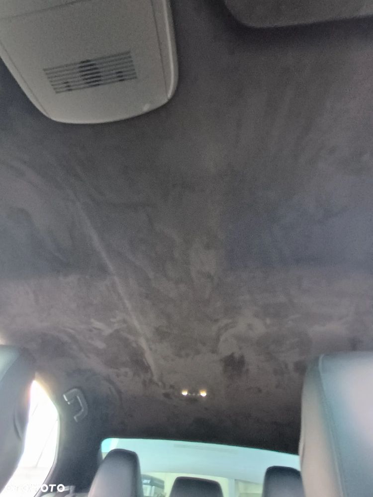 Toyota Camry 2.5 Hybrid Comfort CVT - 24