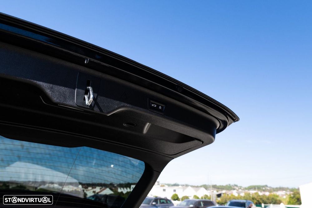 BMW 530 e Pack Desportivo M - 11