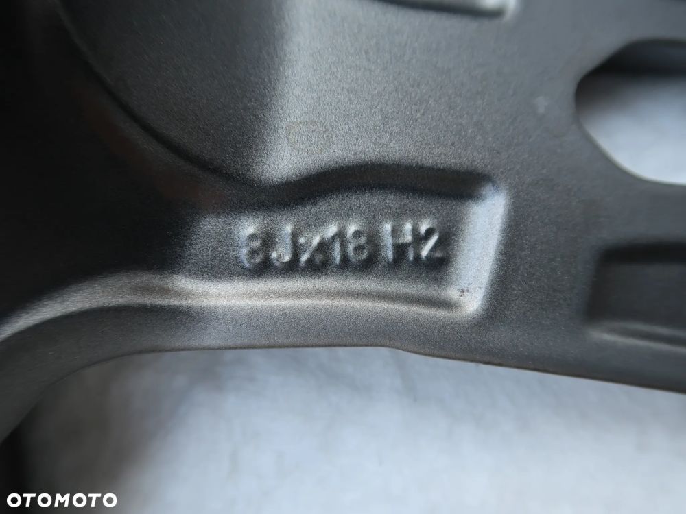 W36 Felga BMW 8053524 8x19et54 - 8