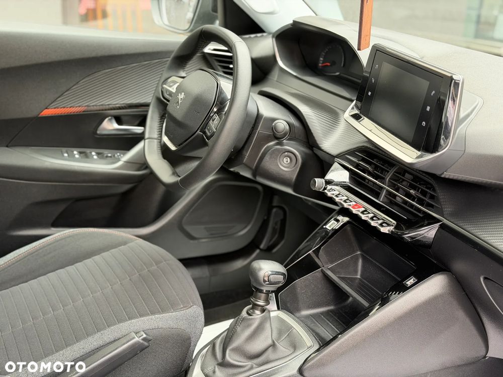 Peugeot 2008 1.2 PureTech Active S&S - 31