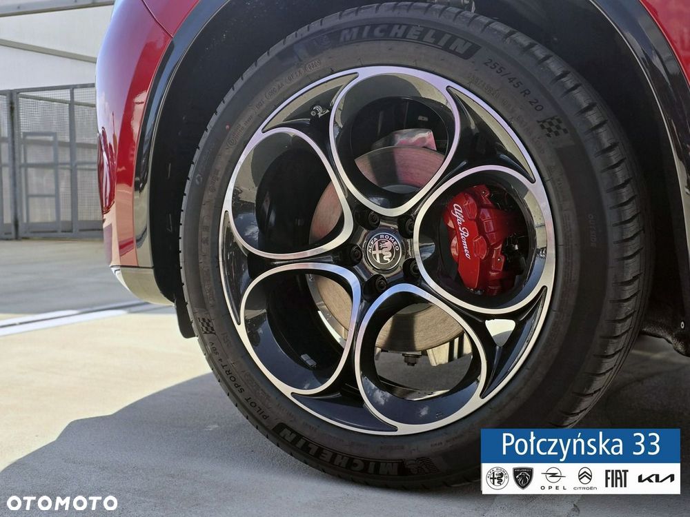 Alfa Romeo Stelvio 2025 photo 2
