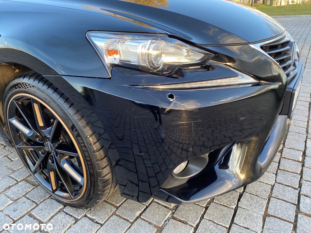 Lexus IS - 8