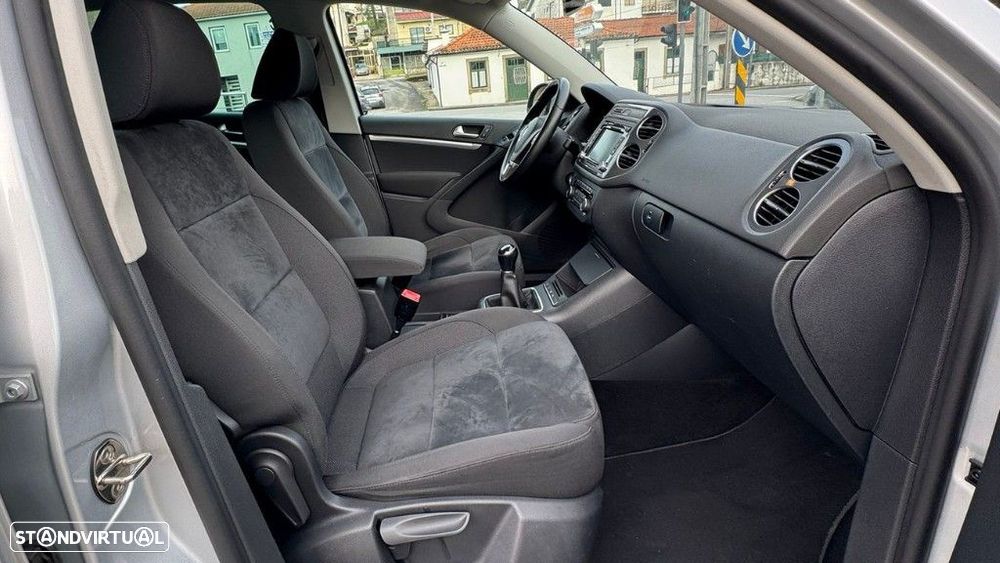VW Tiguan 2.0 TDI Sport BlueMotion - 19