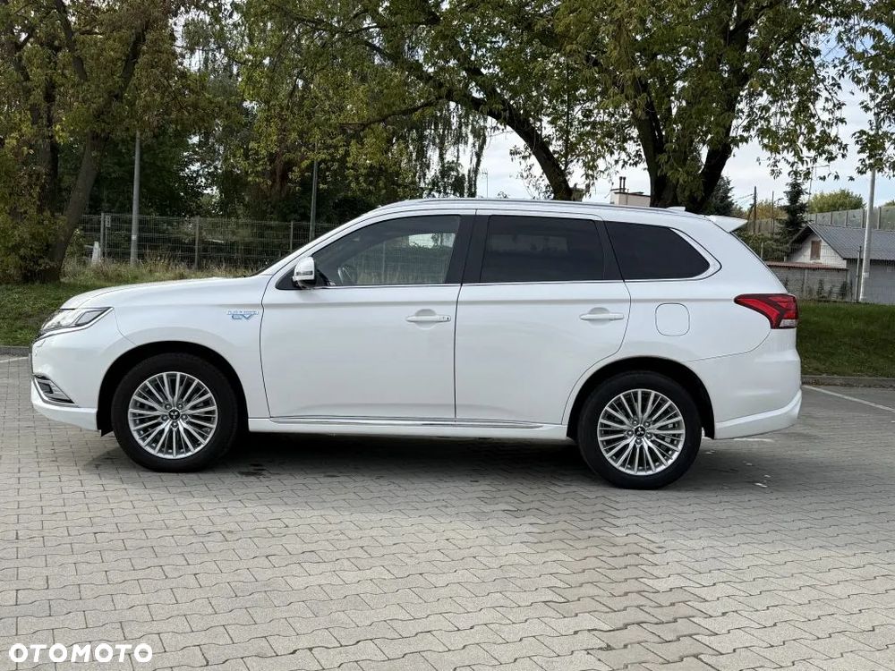 Mitsubishi Outlander - 3