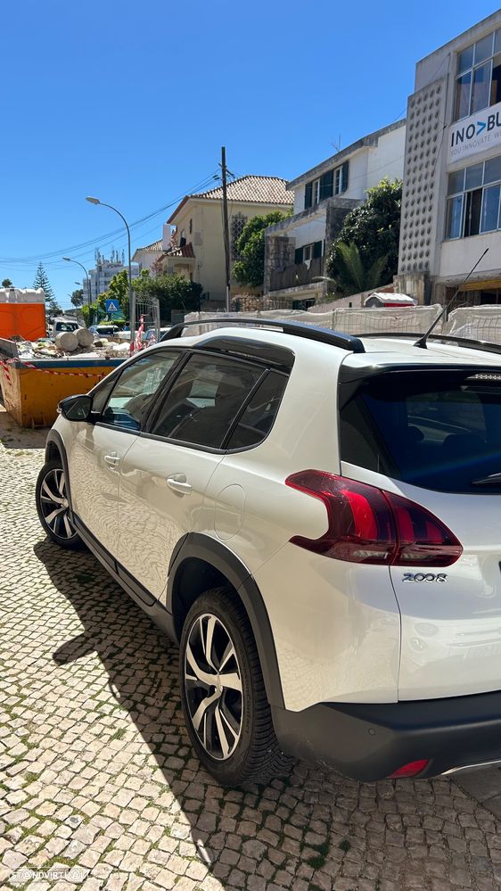 Peugeot 2008 1.2 PureTech GT Line - 3