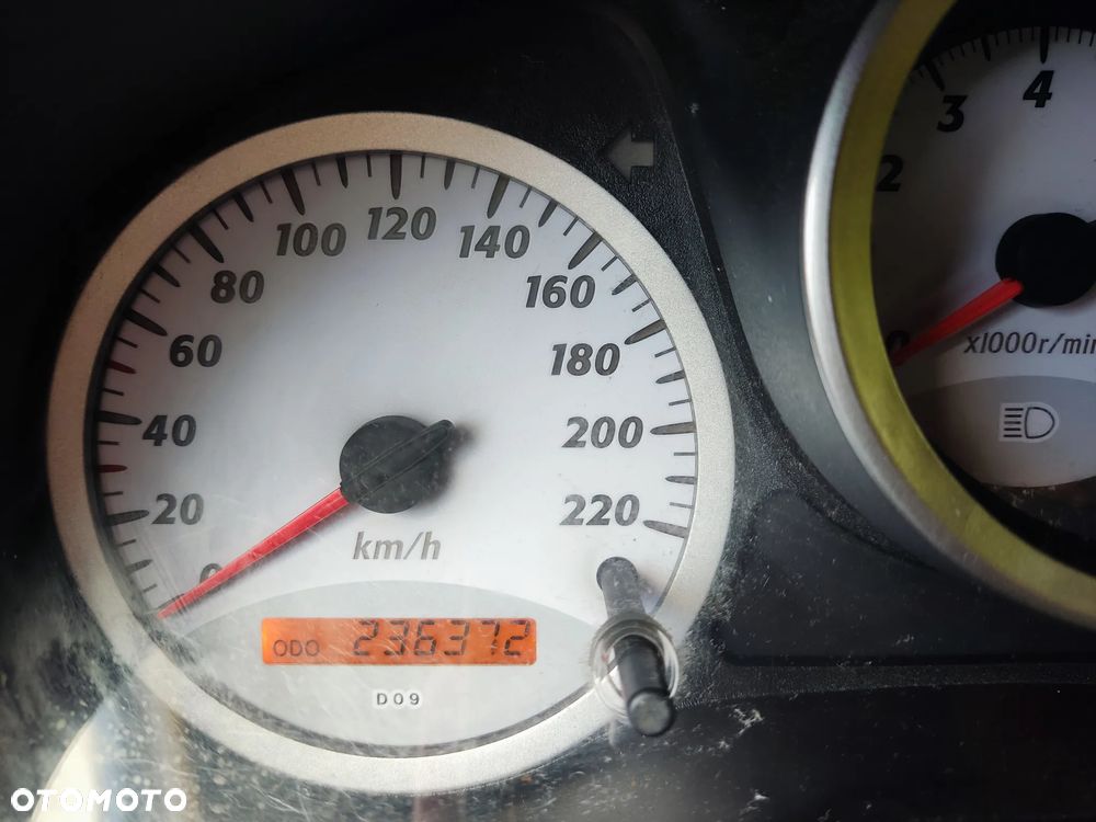 Toyota RAV4 2.0 VVT-i 4x4 - 13