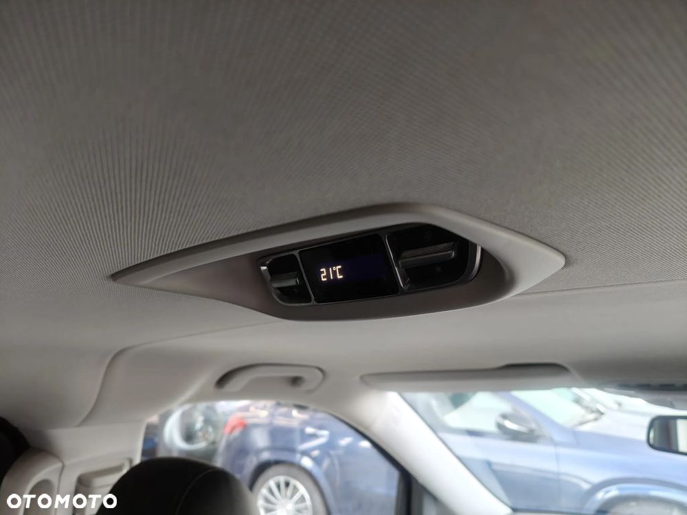 Mercedes-Benz Klasa V 300 d 4-Matic Avantgarde 9G-Tronic (d³ugi) - 19