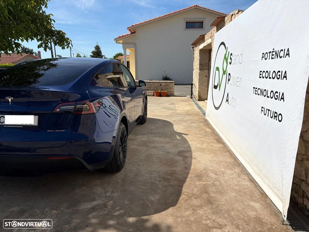 Tesla Model Y Long Range Dual Motor AWD - 8
