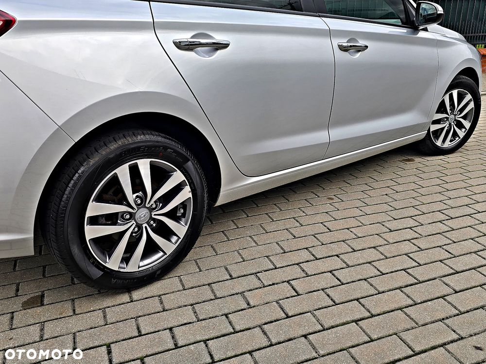 Hyundai i30 1.6 CRDI Fifa World Cup Edition - 22