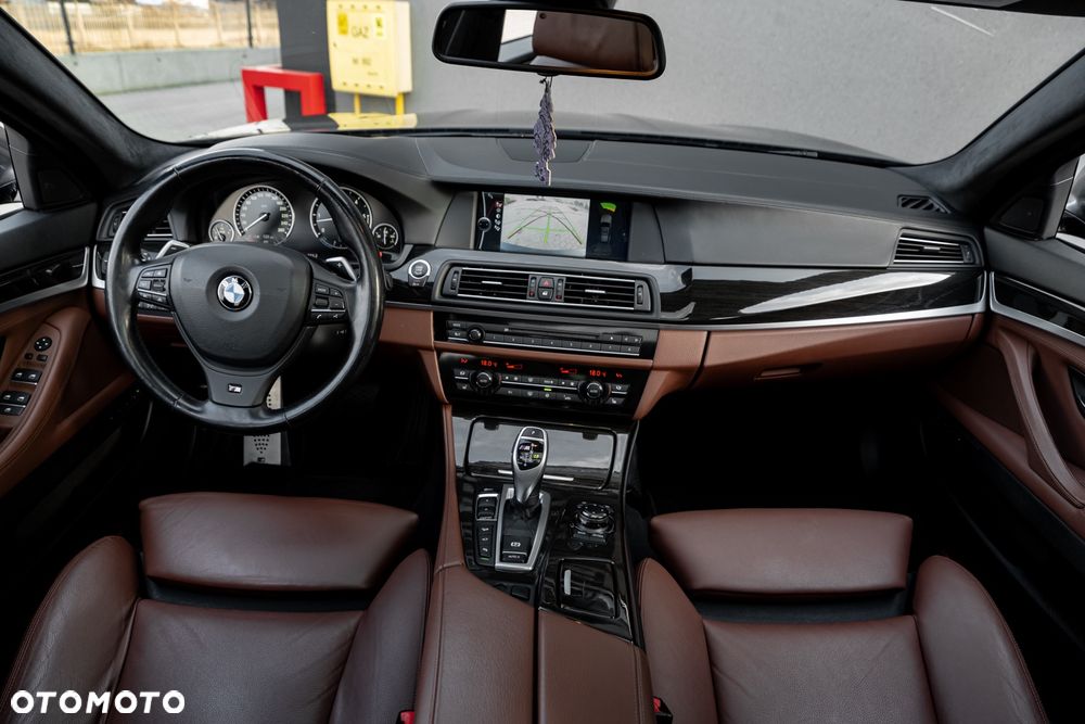 BMW Seria 5 M550d xDrive - 28
