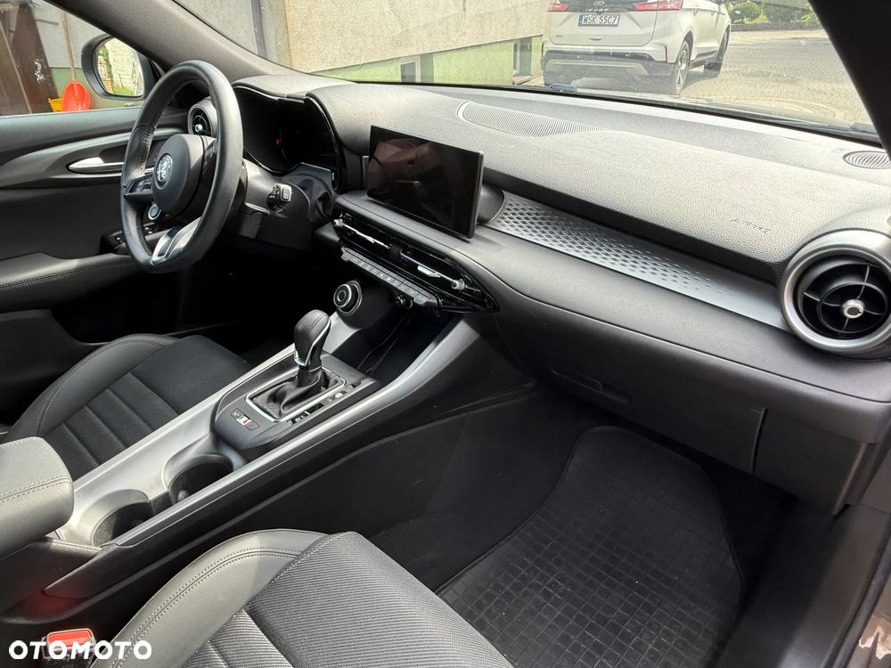 Alfa Romeo Tonale 1.5 T4 GSE mHEV Sprint DCT - 11