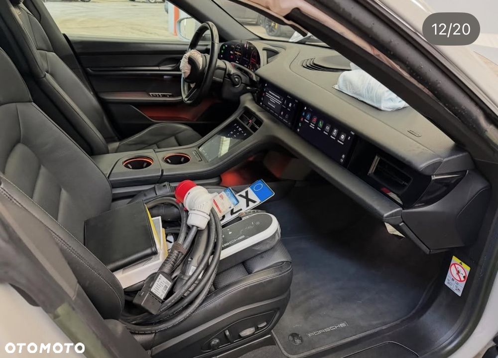 Porsche Taycan Sport - 9