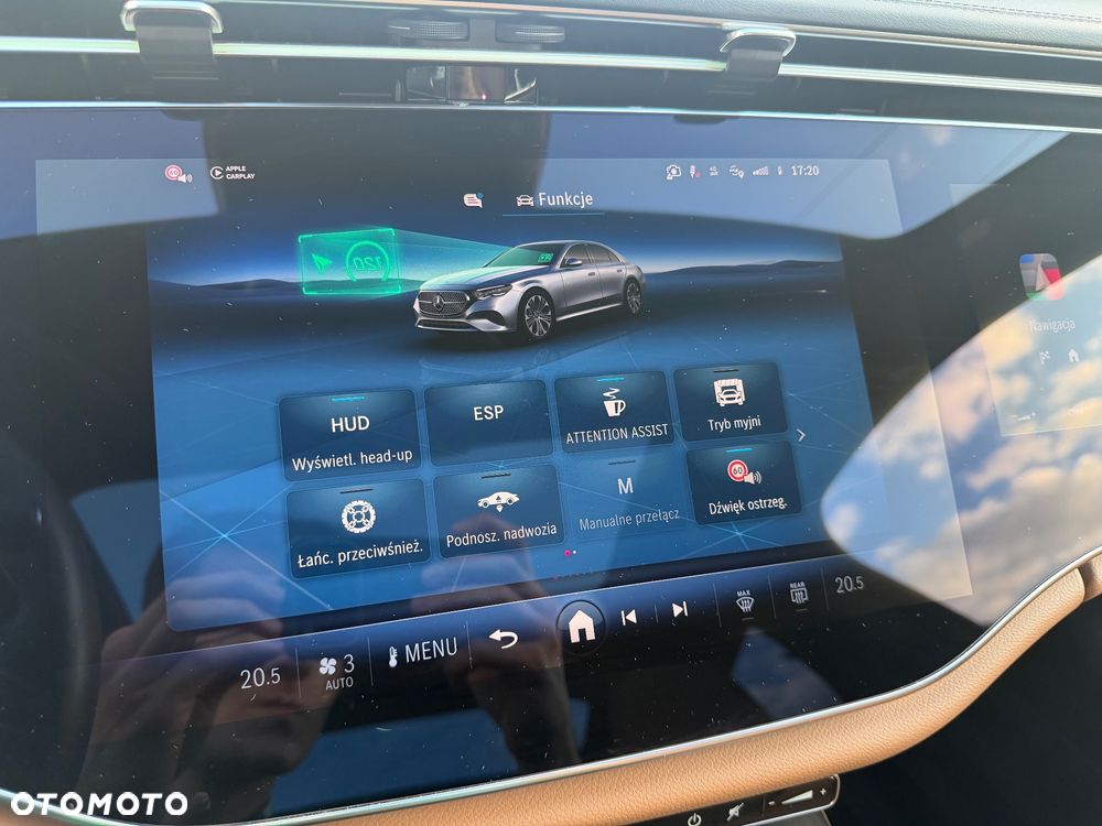 Mercedes-Benz Klasa E 400e 4Matic 9G-TRONIC - 24
