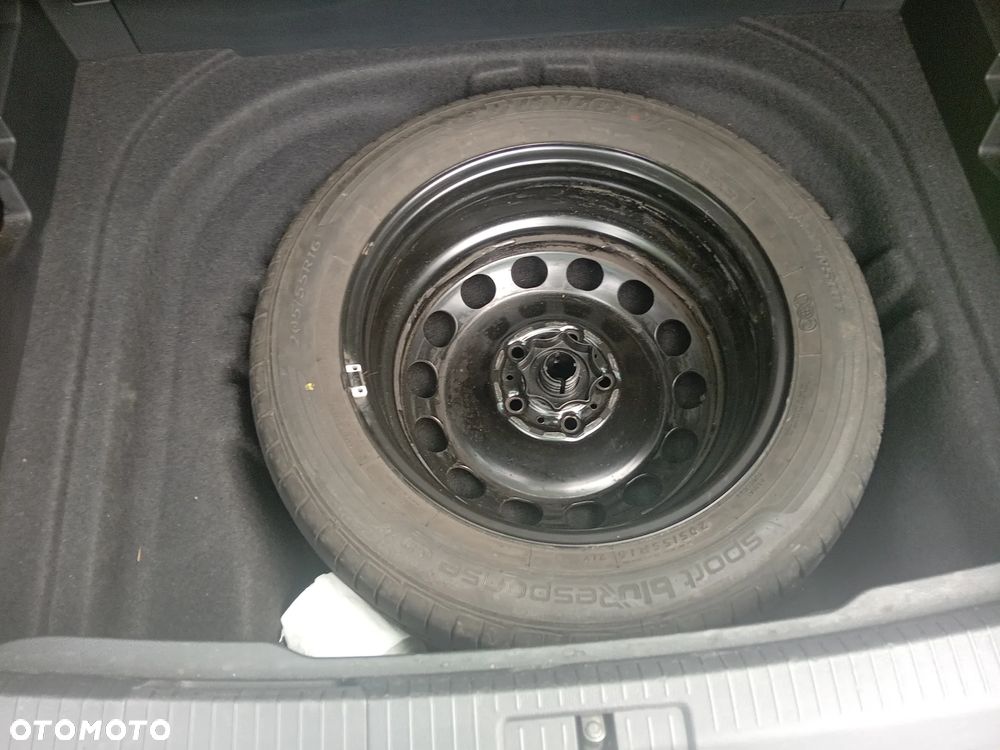 Volkswagen Golf - 6