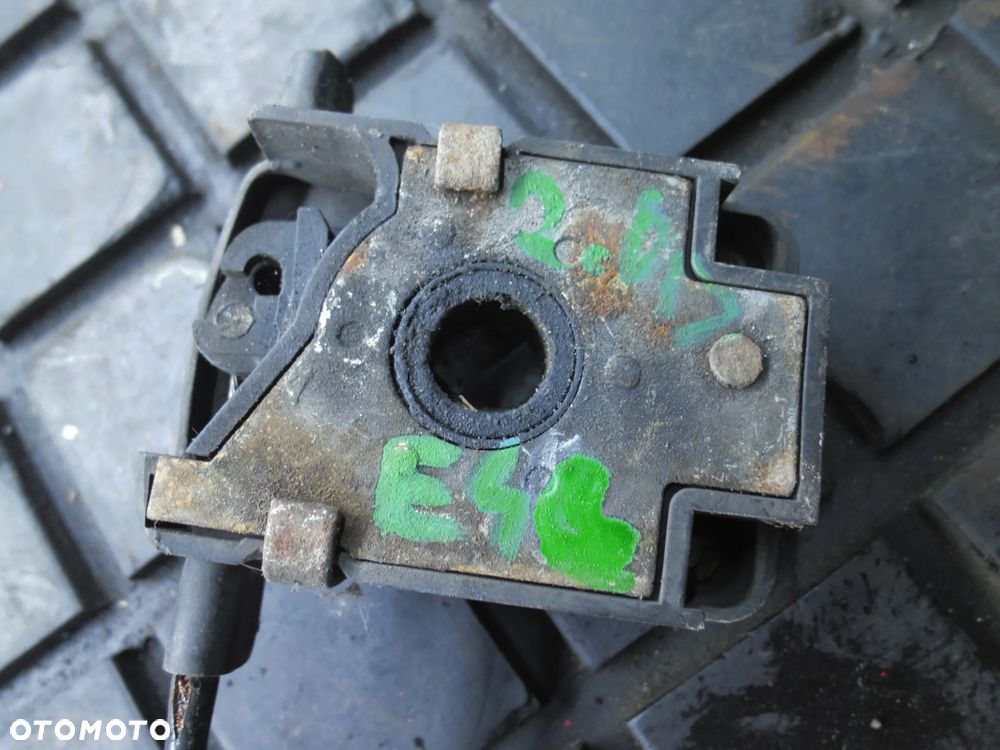 ZAMKI MASKI KOMPLET 2 SZT BMW 3 E46 - 2