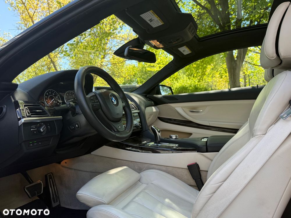 BMW Seria 6 650i - 12