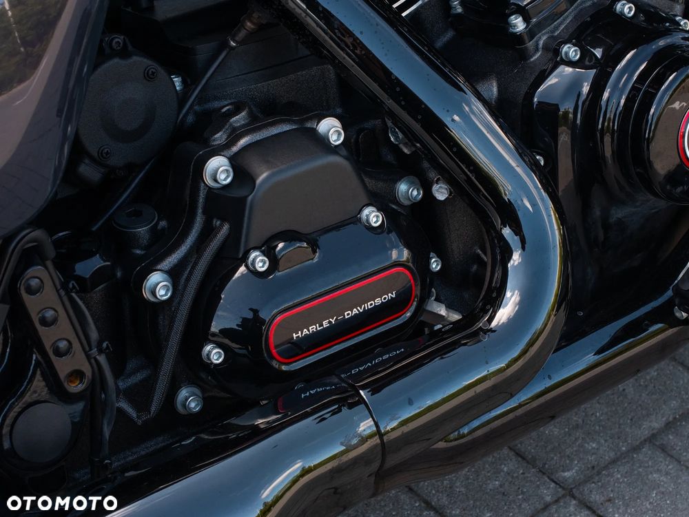 Harley-Davidson CVO Street Glide - 17