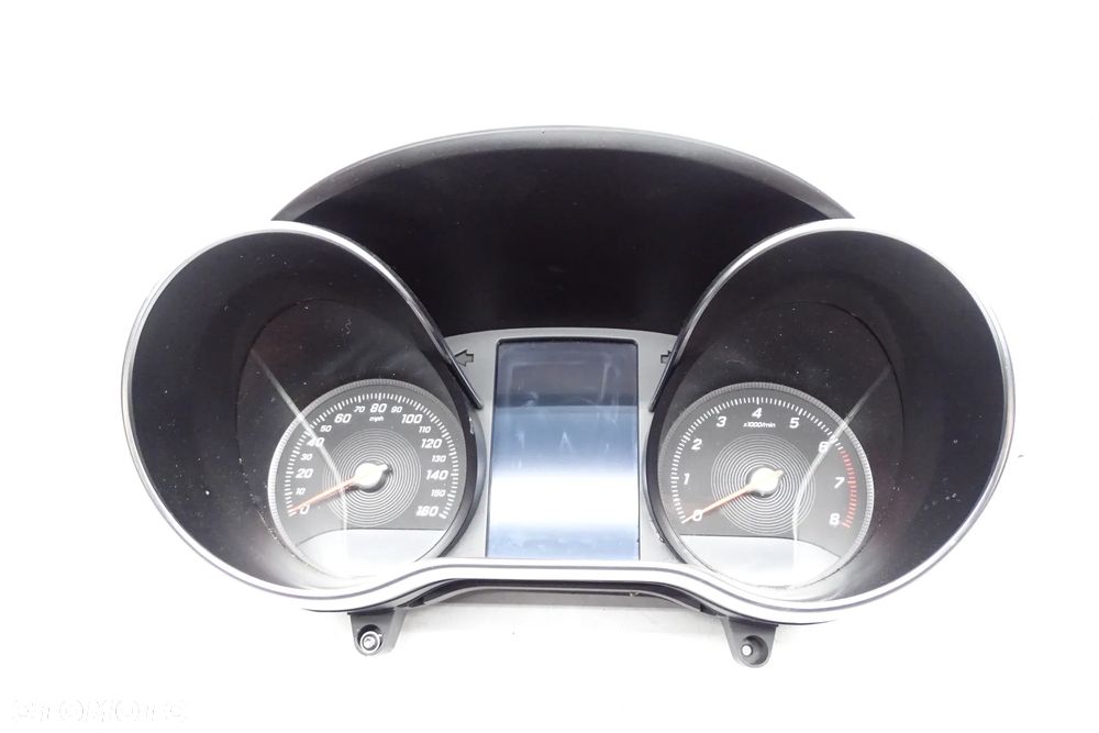 Mercedes C Klasa W205 Zegary Licznik A2059003427 - 1